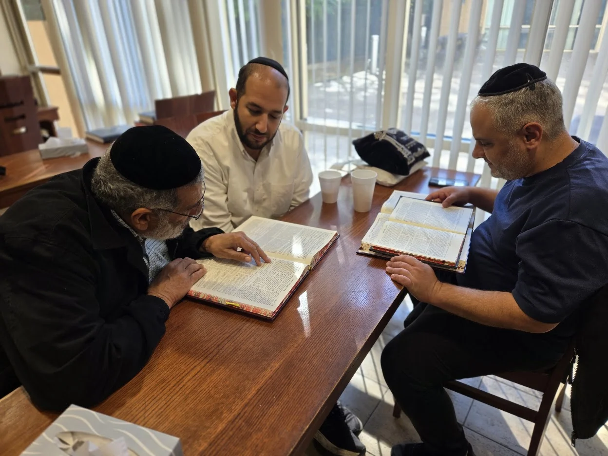 פותחים ספר ומעמיקים יחד